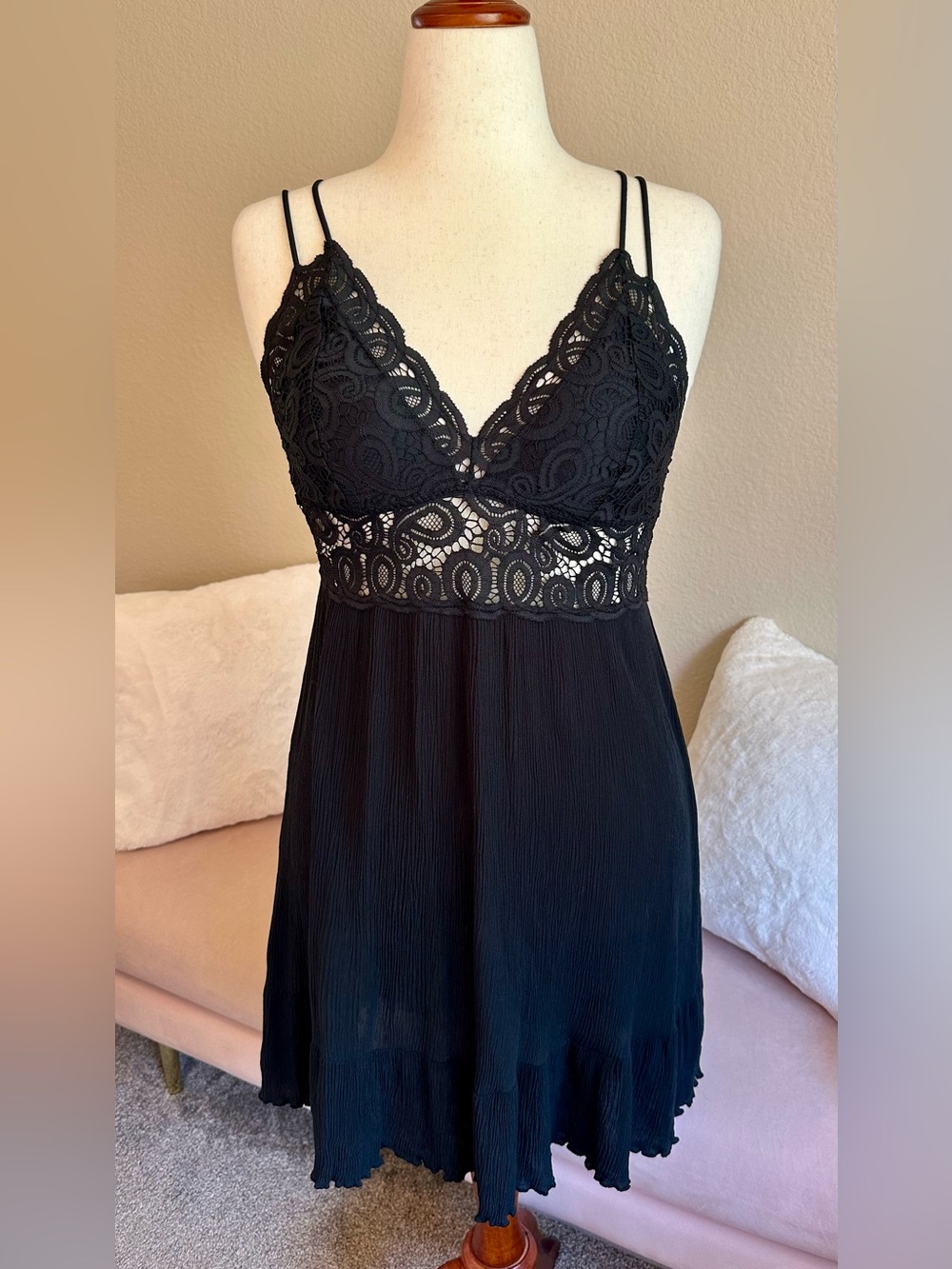 Victoria’s Secret PINK Mini Dress Black Crepe Lace Strappy Size L Babydoll Boho